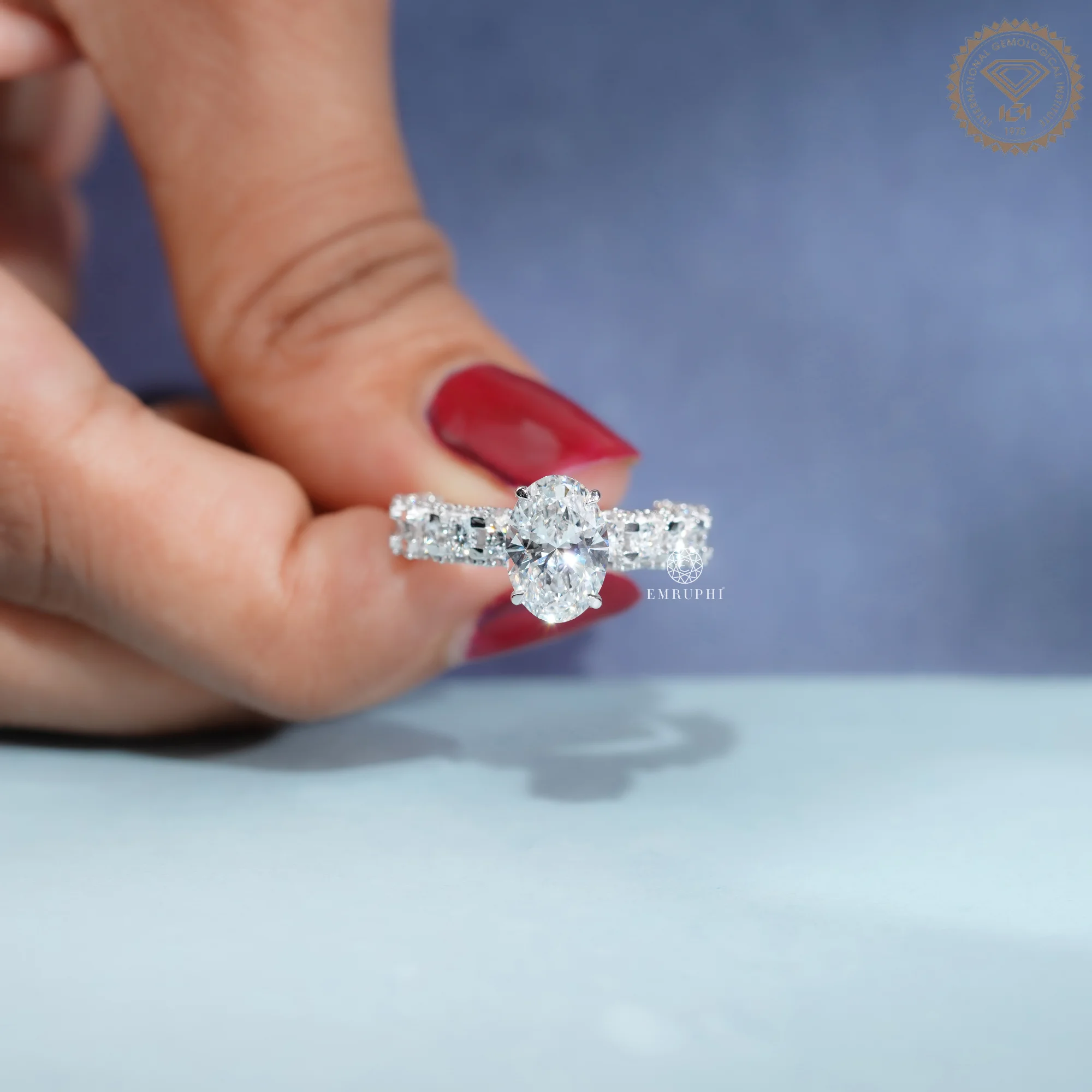 2 CT Oval Cut Lab Grown Diamond Engagement Ring, Graduated Oval Diamond Band — view 5