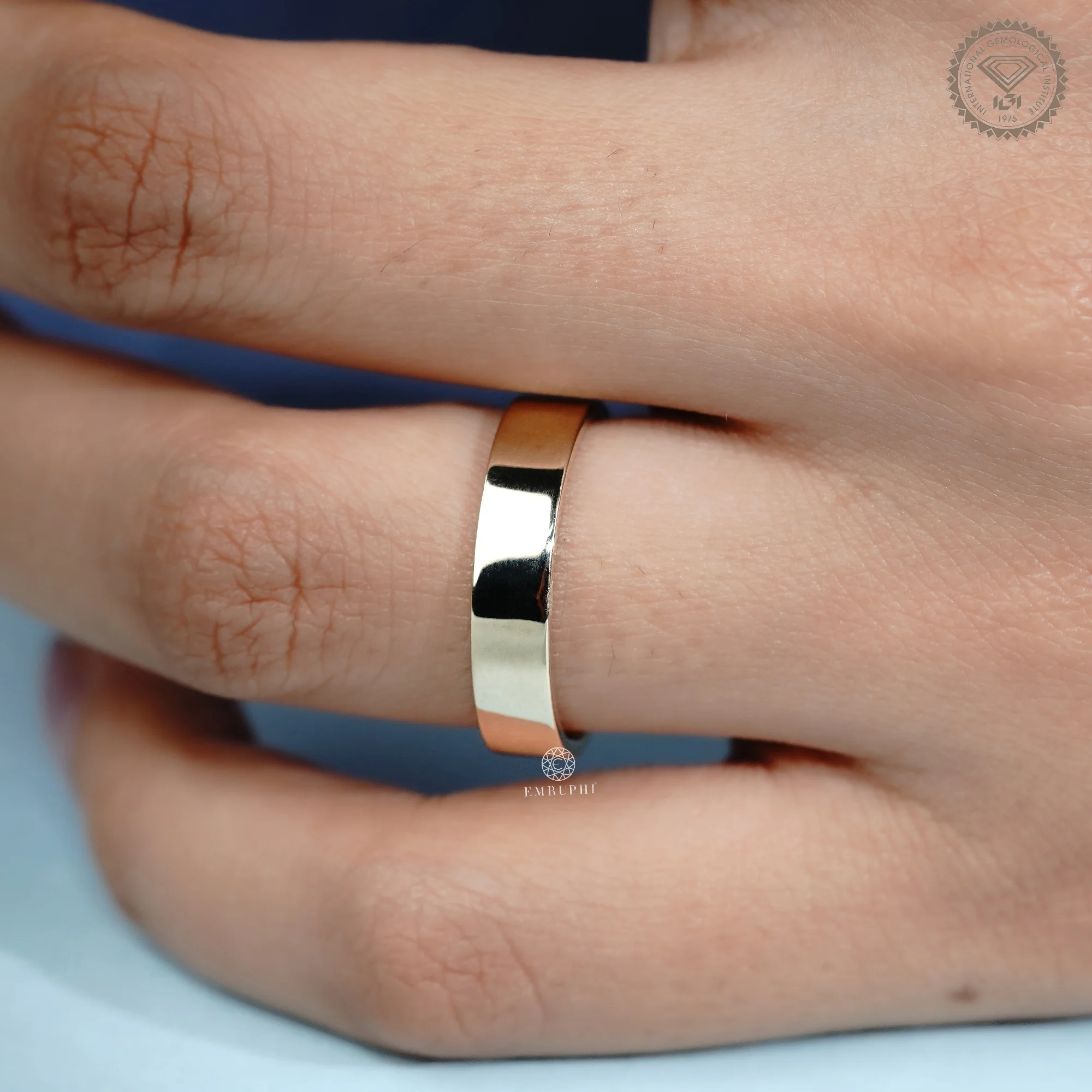 5mm Plain Gold Wedding Band, Classic Solid Gold Wedding Ring, Minimalist Men's & Women's Band — view 7