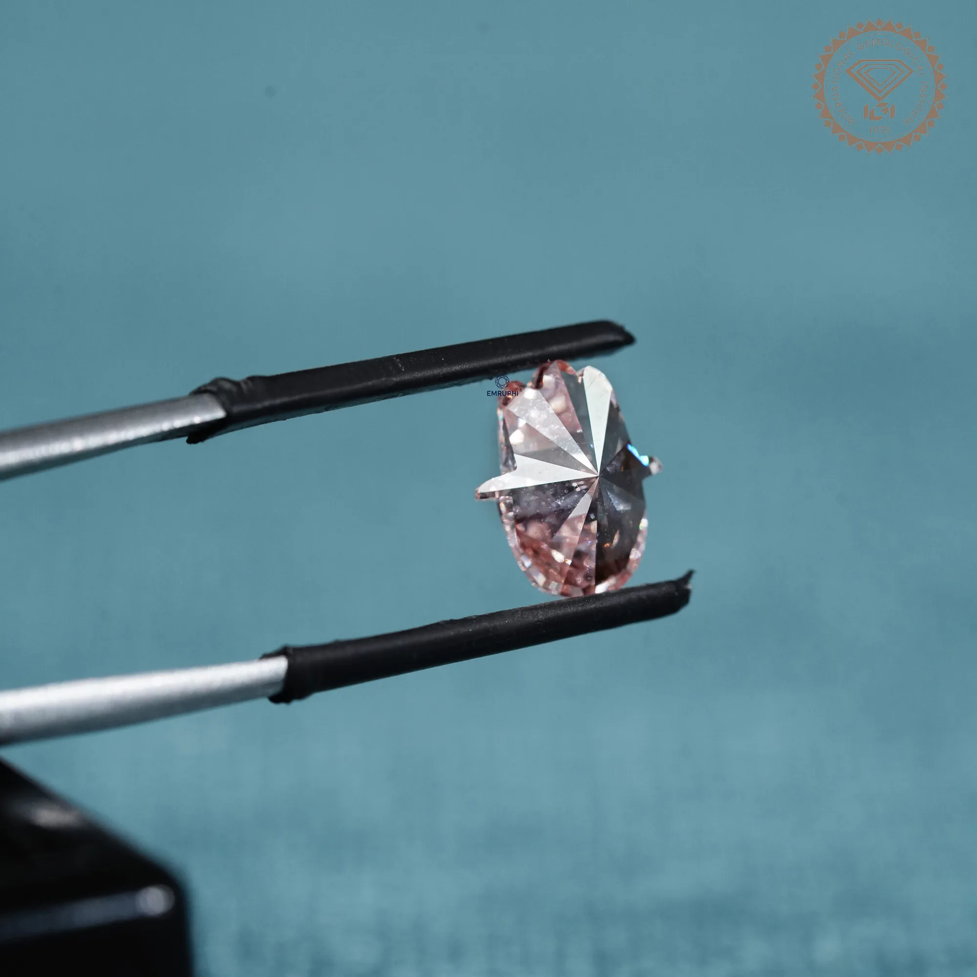 Vivid Pink Hamsa Cut Lab Diamond 2.34 CT, VS1 Clarity, IGI Certified — view 6