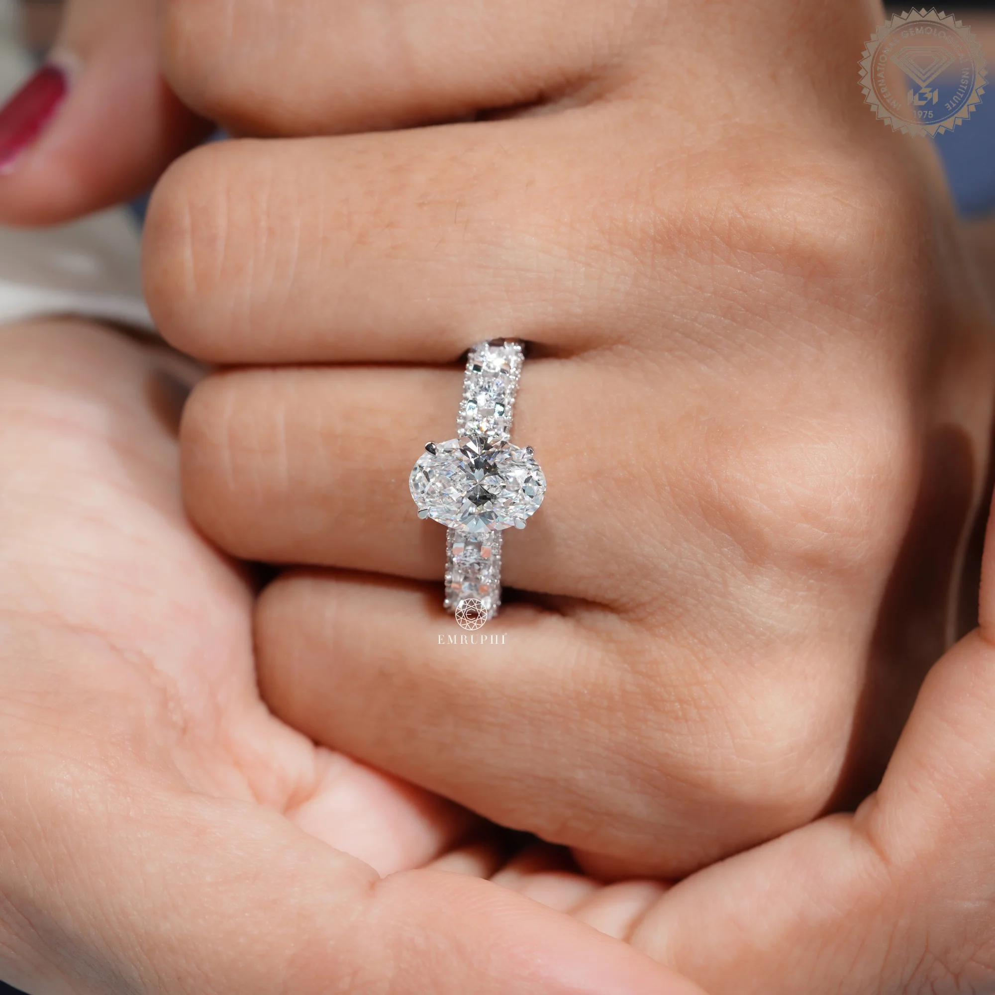 2 CT Oval Cut Lab Grown Diamond Engagement Ring, Graduated Oval Diamond Band — view 9