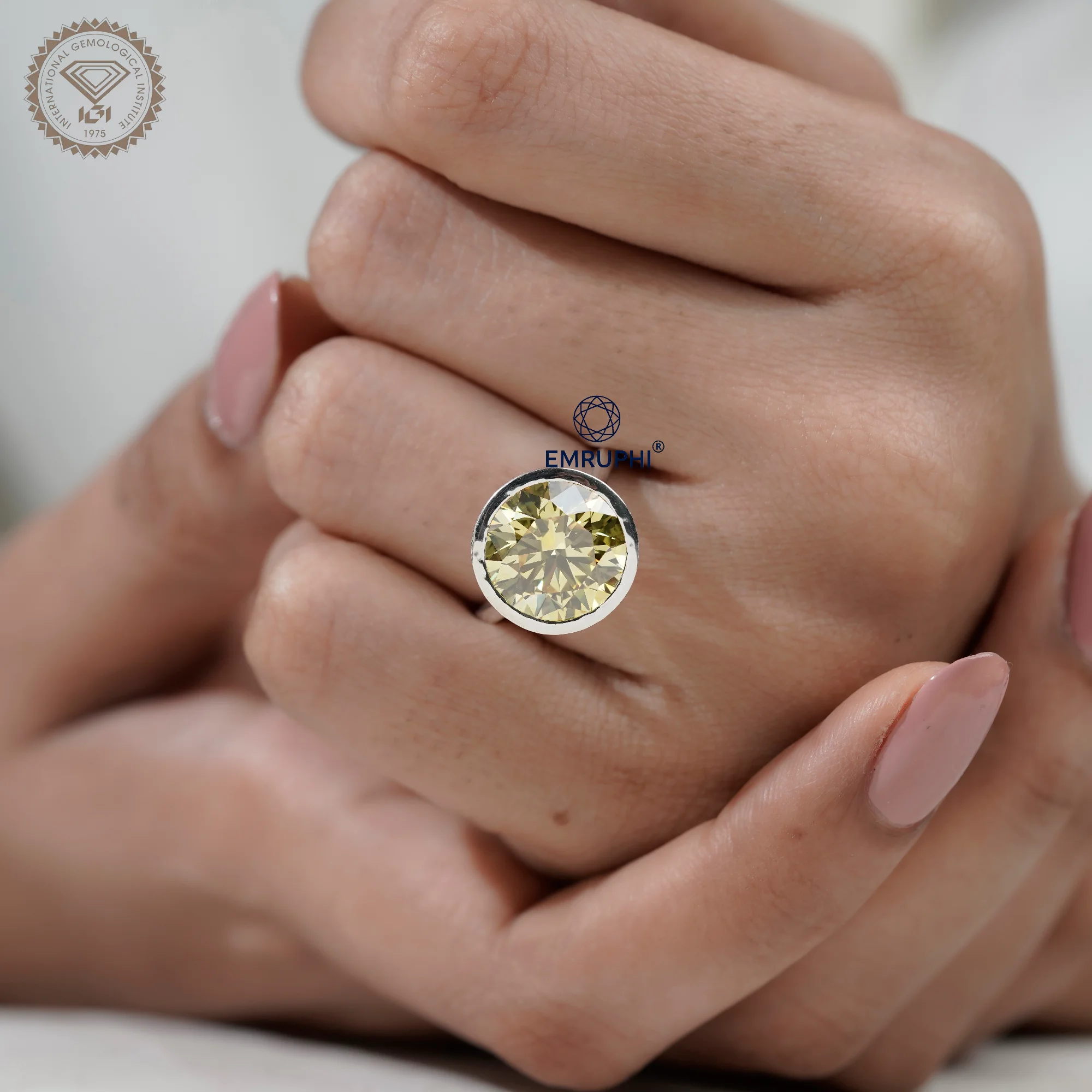 7.00 Carat Round Vivid Yellow Lab Grown Diamond Ring, 18k Gold, IGI Certified — view 8