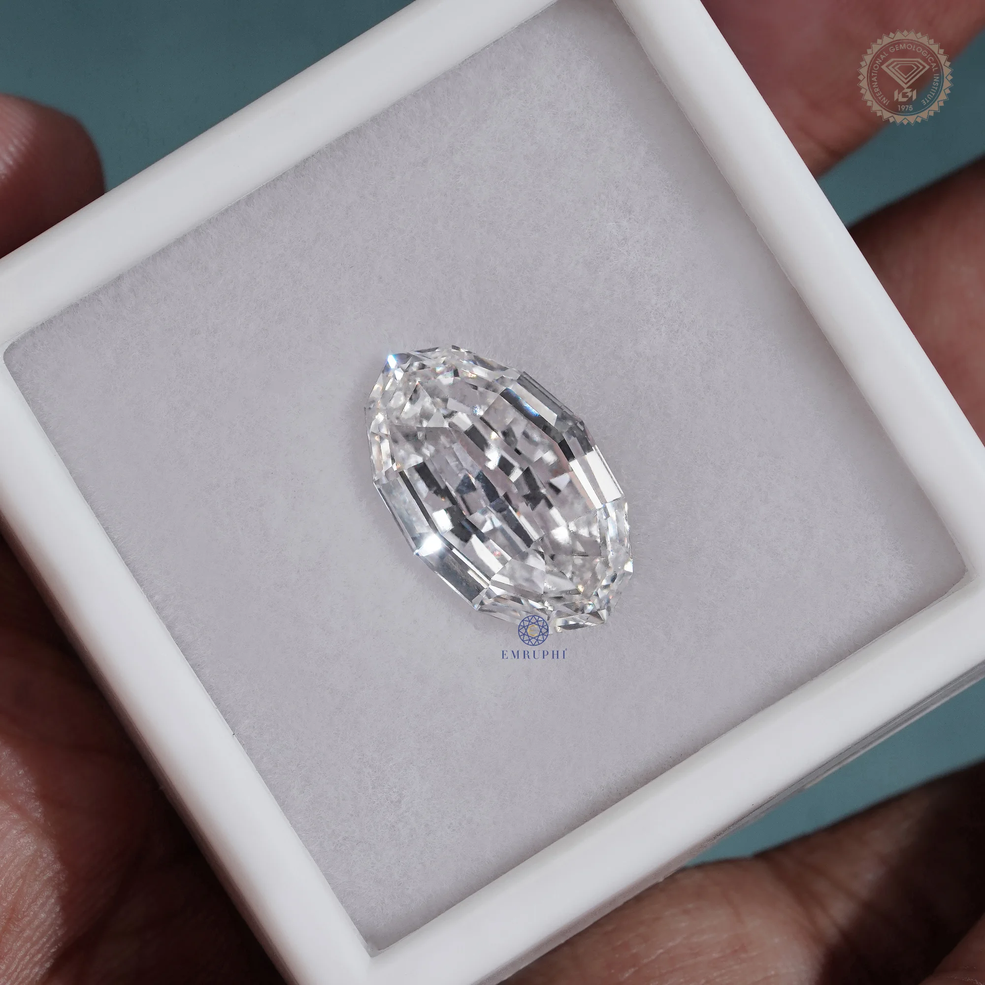 7 Carat Oval Step Cut Loose Diamond, IGI Certified — view 3