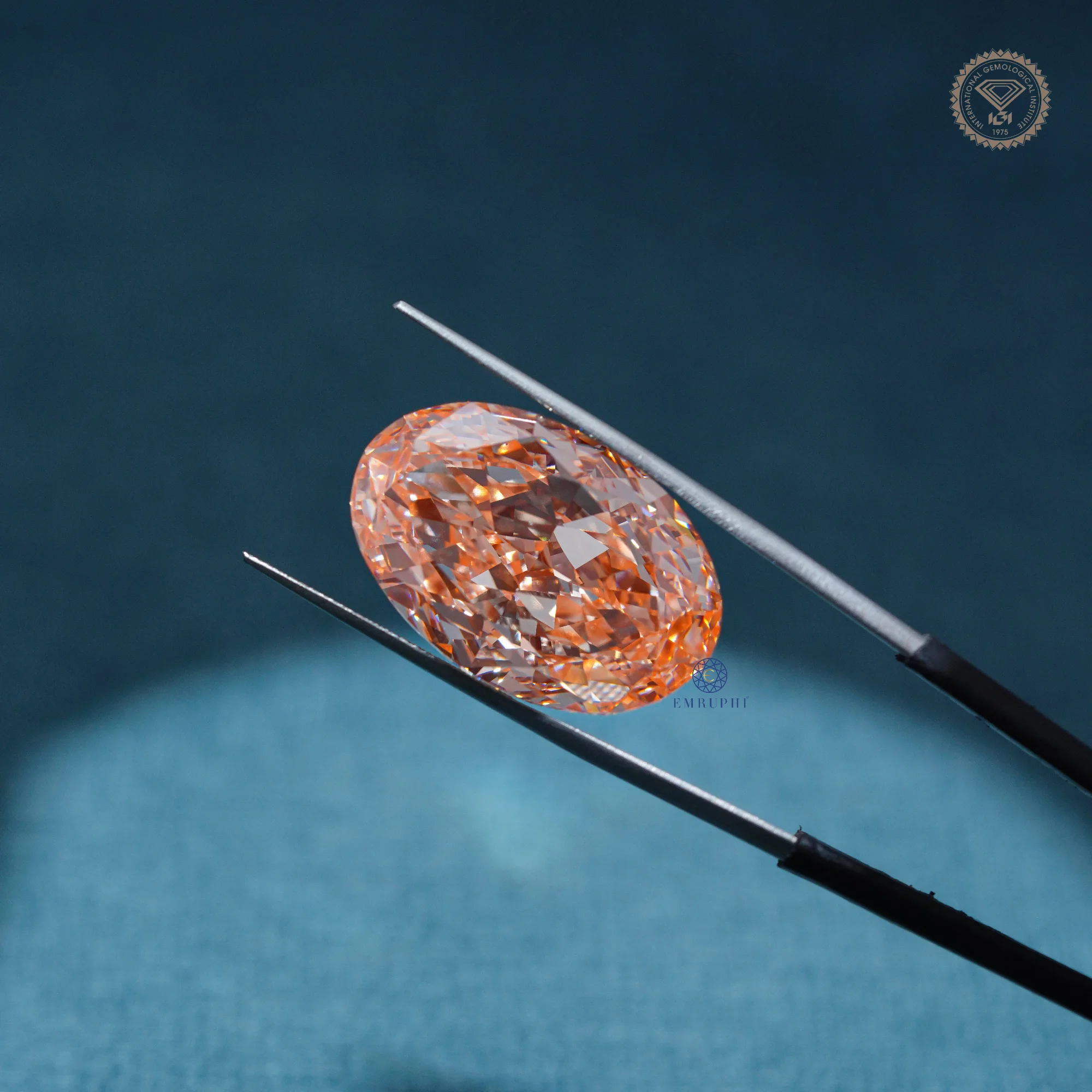 50 CT Vivid Pink Oval Cut Lab Grown Diamond, Fancy Color Loose Diamond — view 4