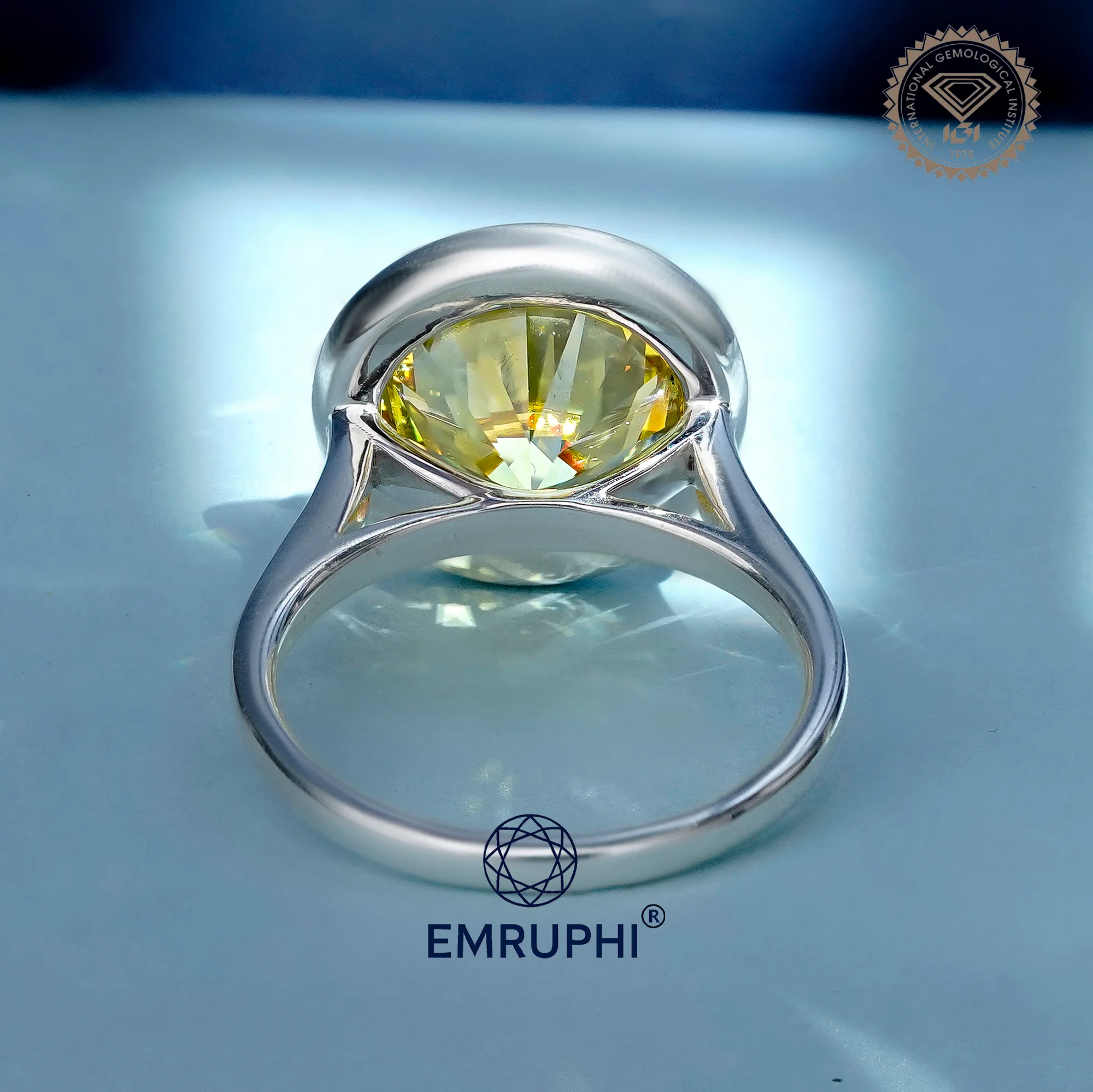 7.00 Carat Round Vivid Yellow Lab Grown Diamond Ring, 18k Gold, IGI Certified — view 4