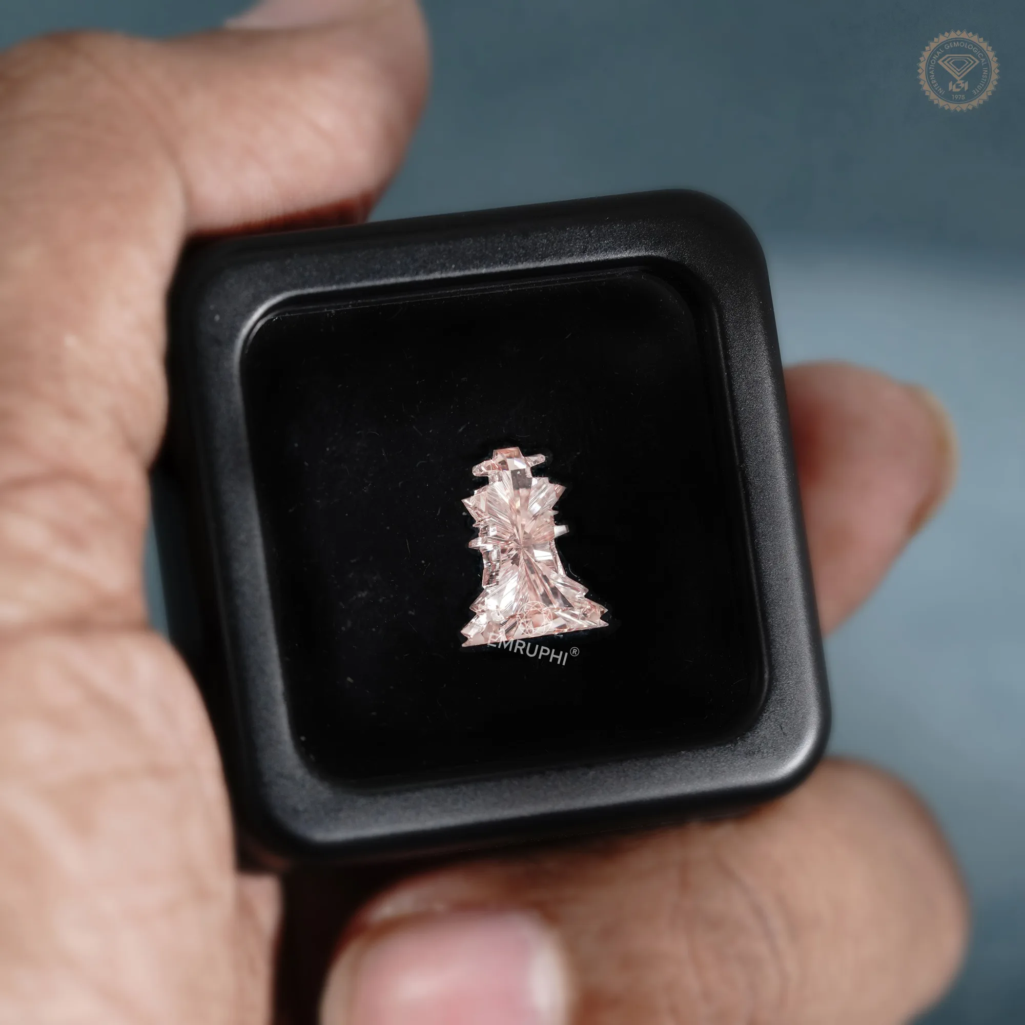 Vivid Pink King Chess Cut Lab Diamond 3.5 CT VVS Clarity (IGI Certificate) — view 2