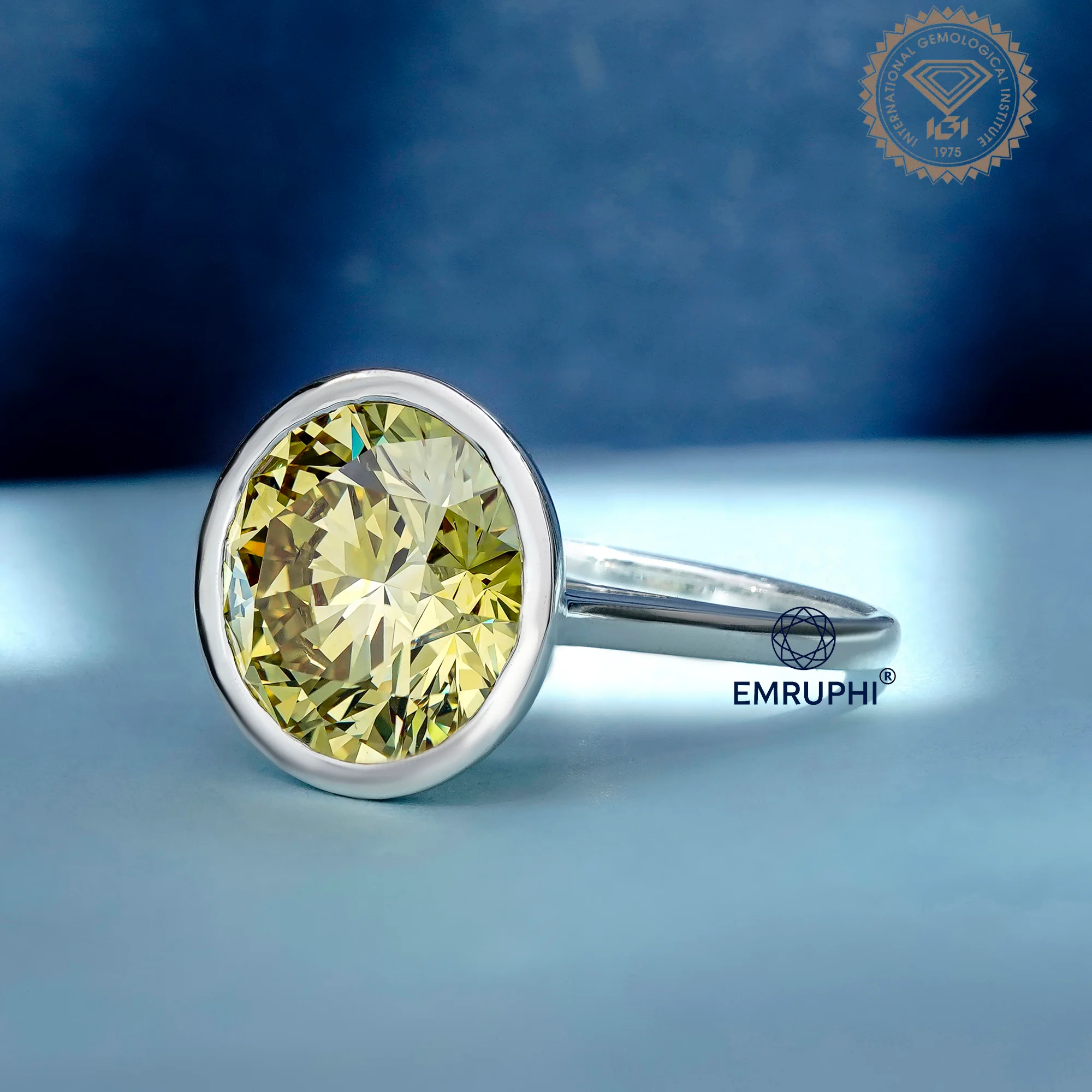 7.00 Carat Round Vivid Yellow Lab Grown Diamond Ring, 18k Gold, IGI Certified — view 2