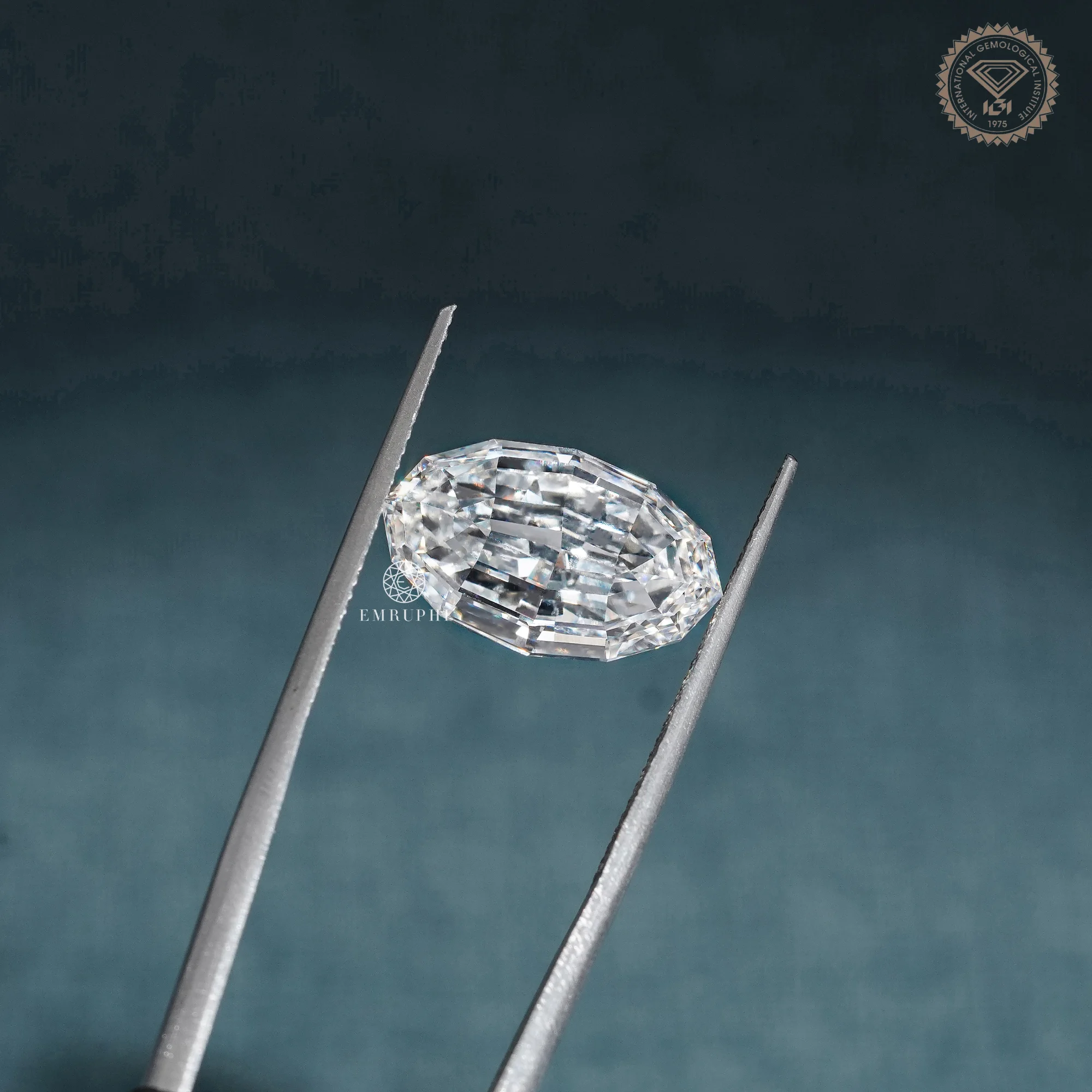 7 Carat Oval Step Cut Loose Diamond, IGI Certified — view 4