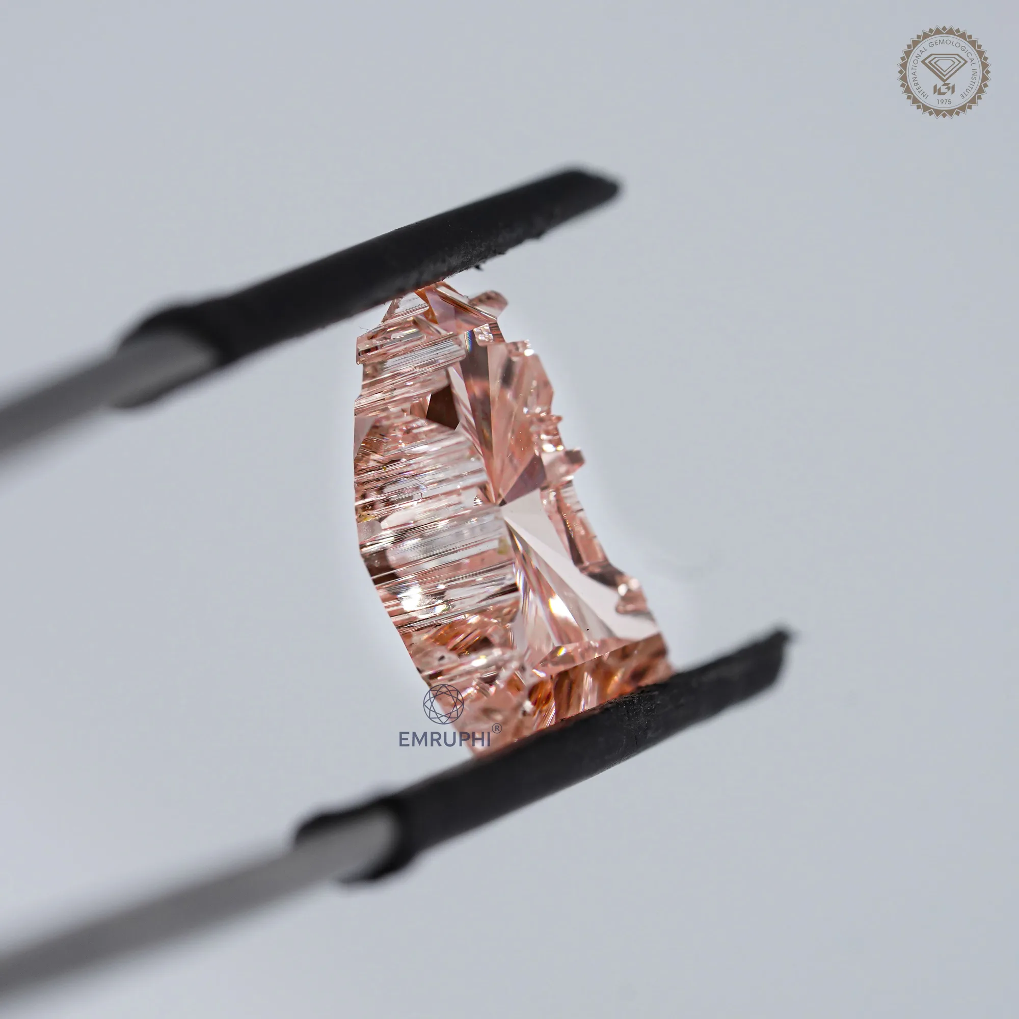 Vivid Pink King Chess Cut Lab Diamond 3.5 CT VVS Clarity (IGI Certificate) — view 8