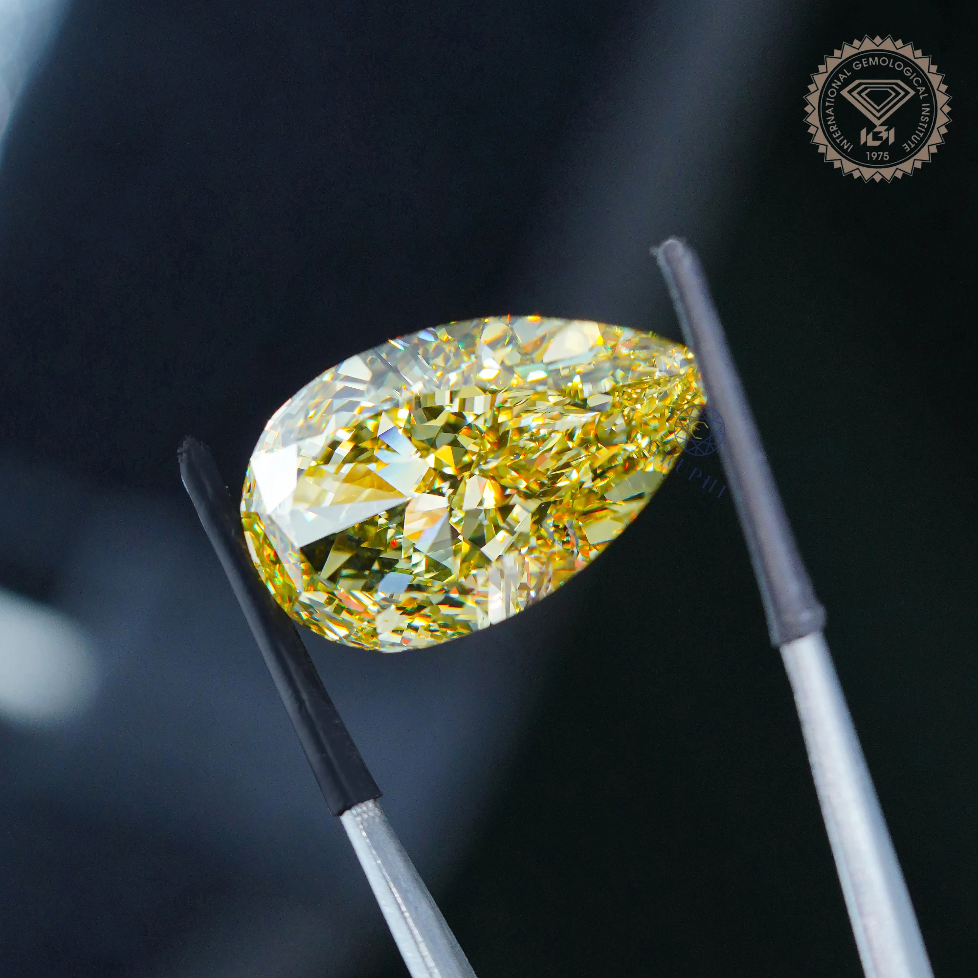 30 CT Pear Cut Lab Diamond, Vivid Yellow Lab Grown, IGI Certified — view 3