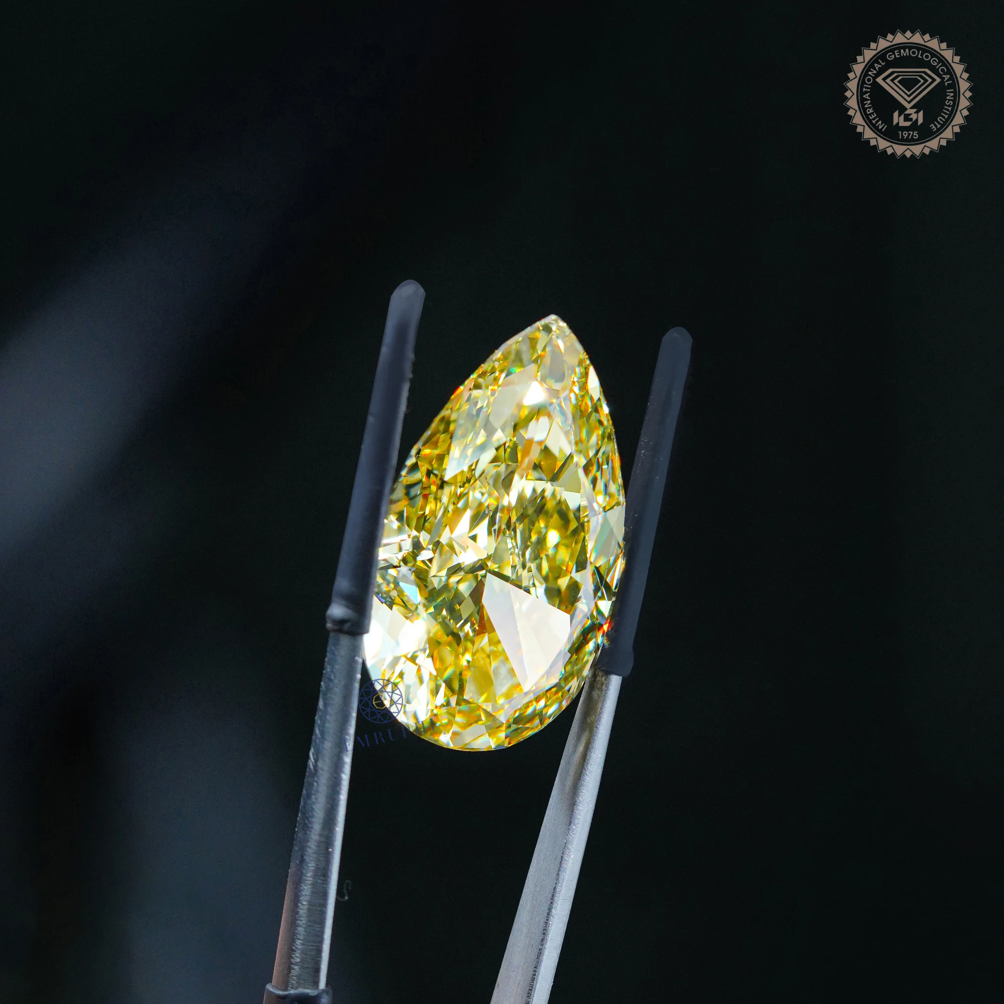 30 CT Pear Cut Lab Diamond, Vivid Yellow Lab Grown, IGI Certified — view 7