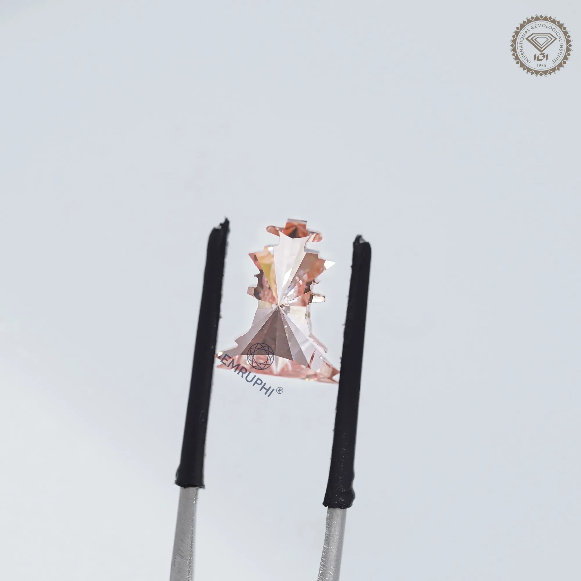 Vivid Pink King Chess Cut Lab Diamond 3.5 CT VVS Clarity (IGI Certificate) — view 5