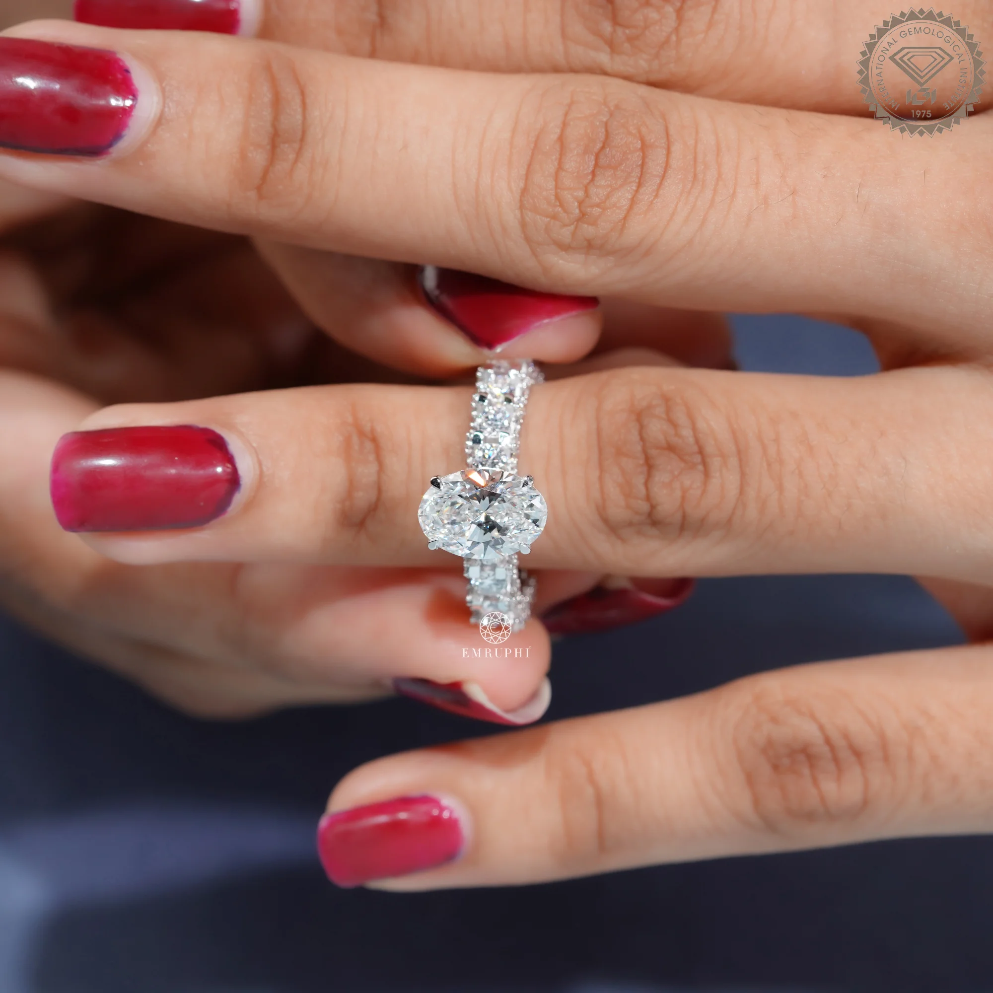 2 CT Oval Cut Lab Grown Diamond Engagement Ring, Graduated Oval Diamond Band — view 7