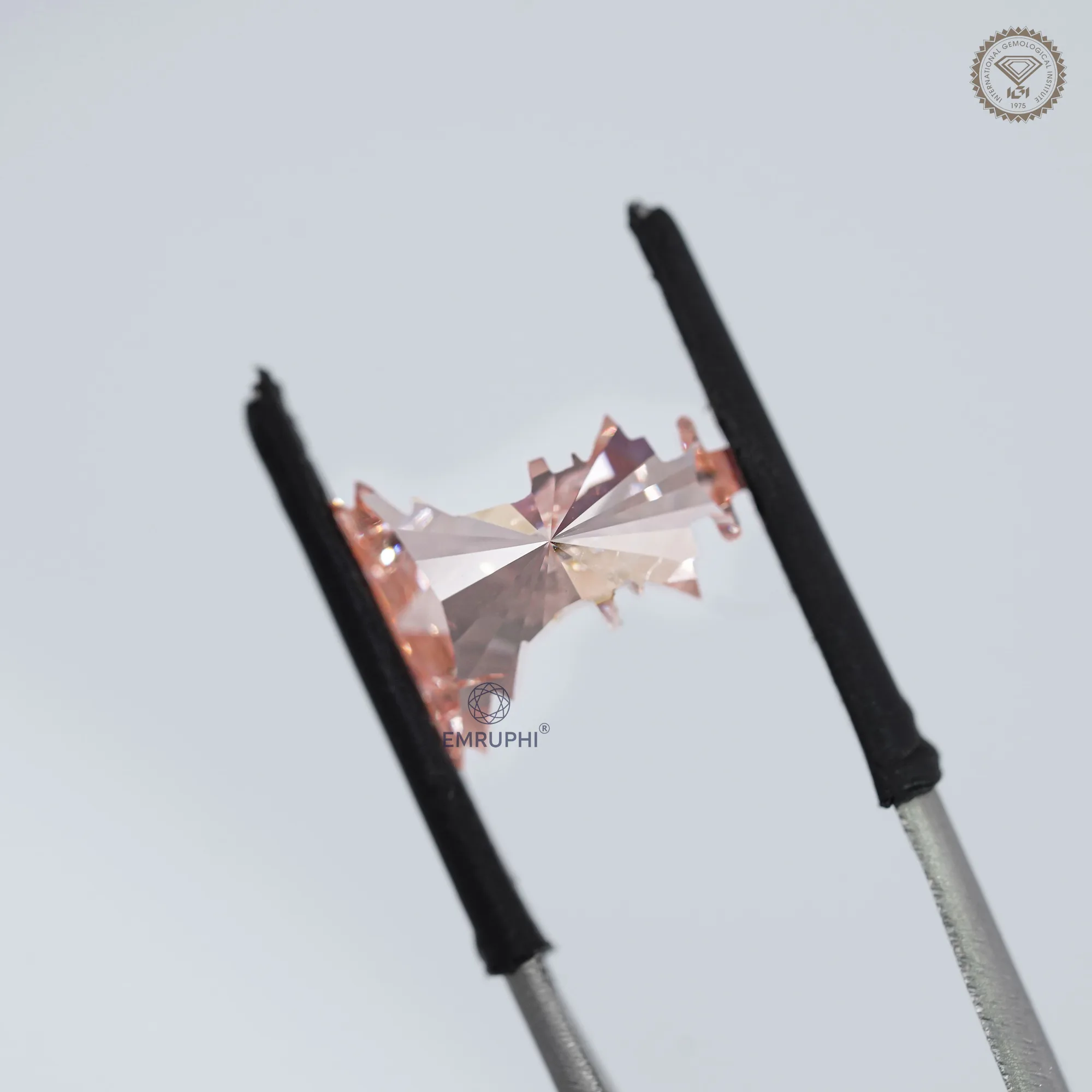 Vivid Pink King Chess Cut Lab Diamond 3.5 CT VVS Clarity (IGI Certificate) — view 7