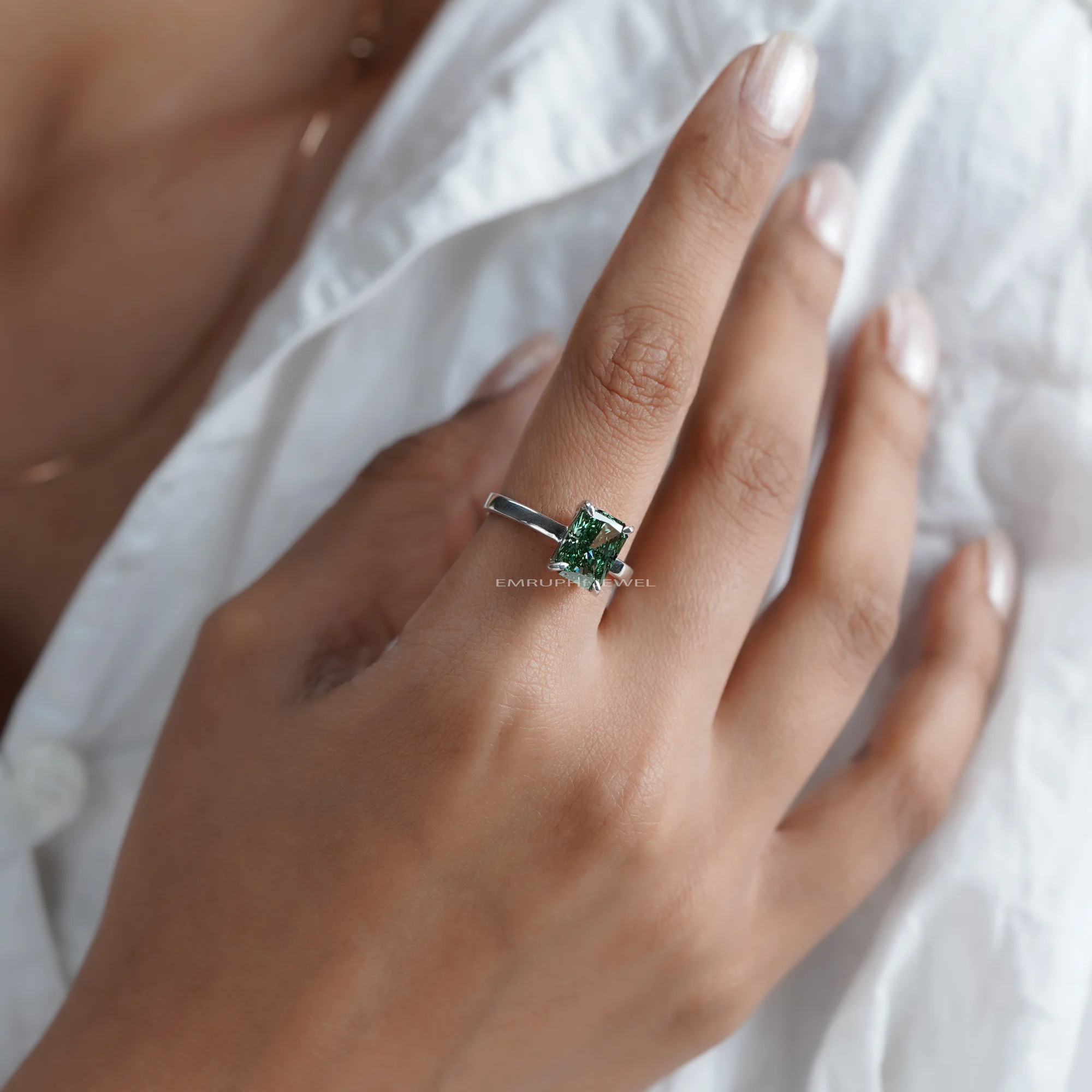 3 CT Green Radiant Cut Lab Diamond Solitaire Ring, VVS Clarity — view 8