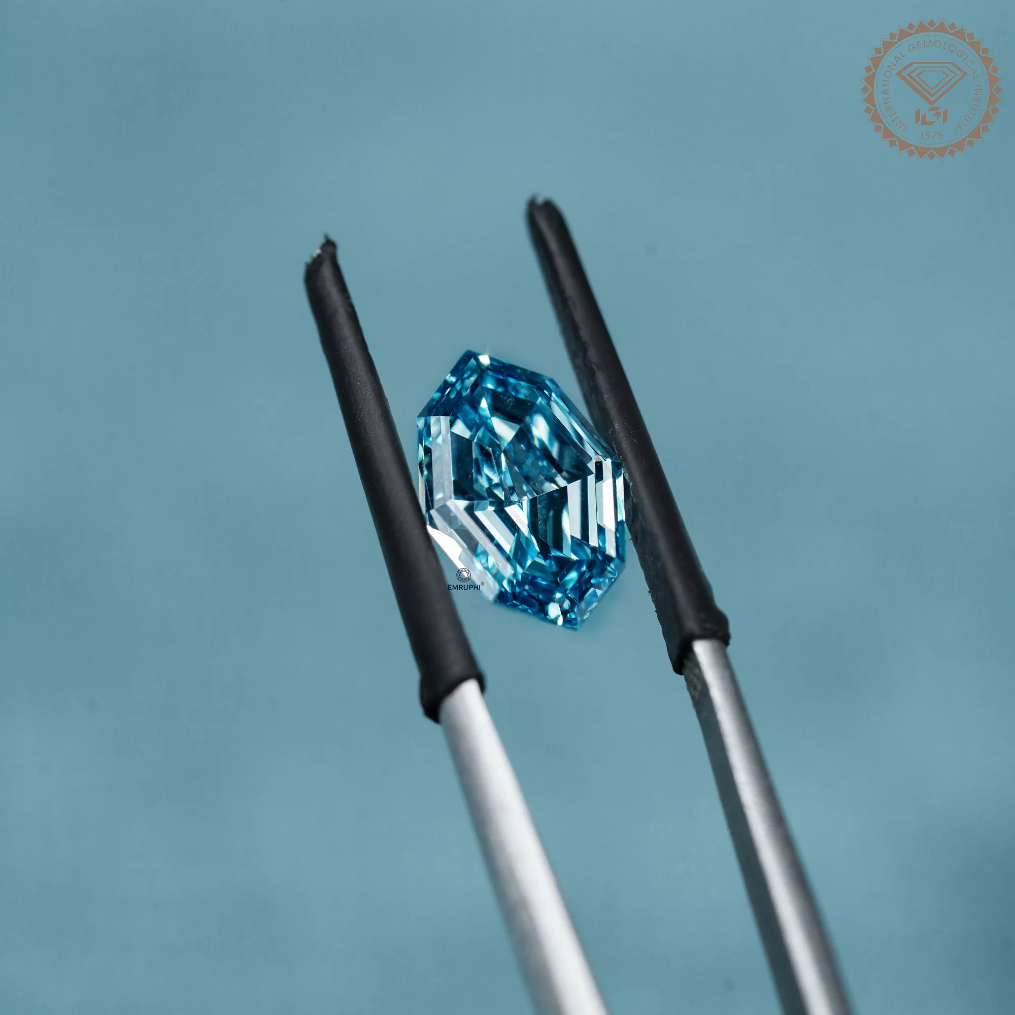 3.27 CT Vivid Blue Octagon Lab Grown Diamond, VVS Clarity, IGI Certified — view 6