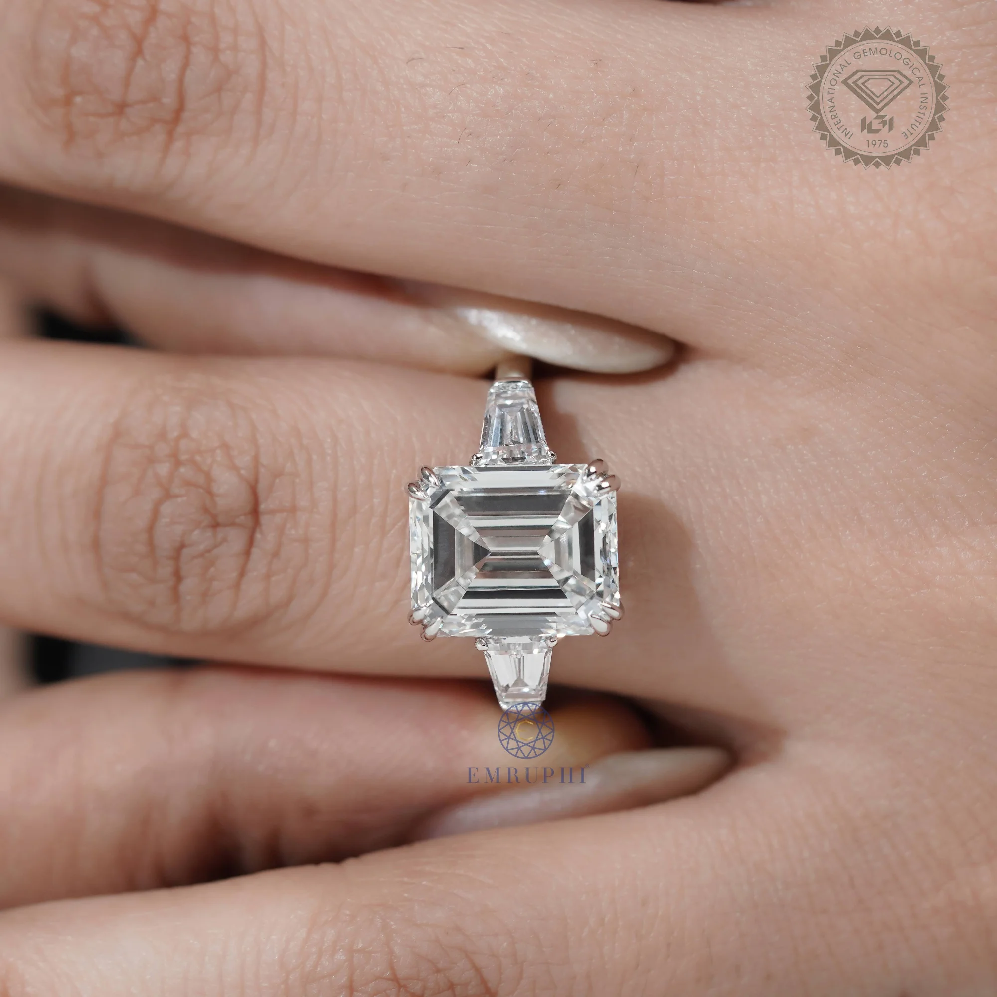 Emerald Lab Diamond Engagement ring in 14k Gold, Baguette Side Stones — view 8