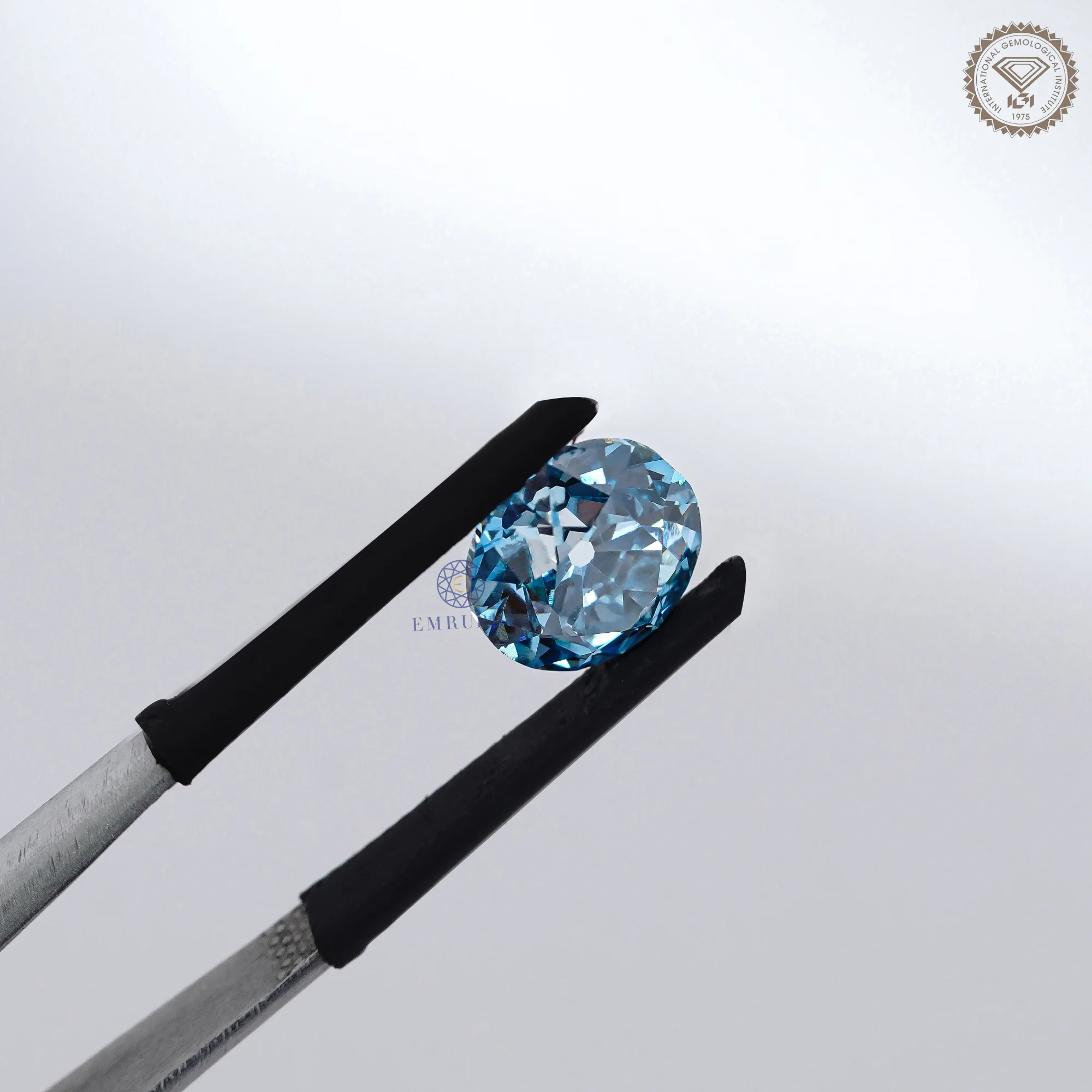 3.05 CT Round Cut Vivid Blue Old Mine Diamond, Loose Blue Diamond — view 4