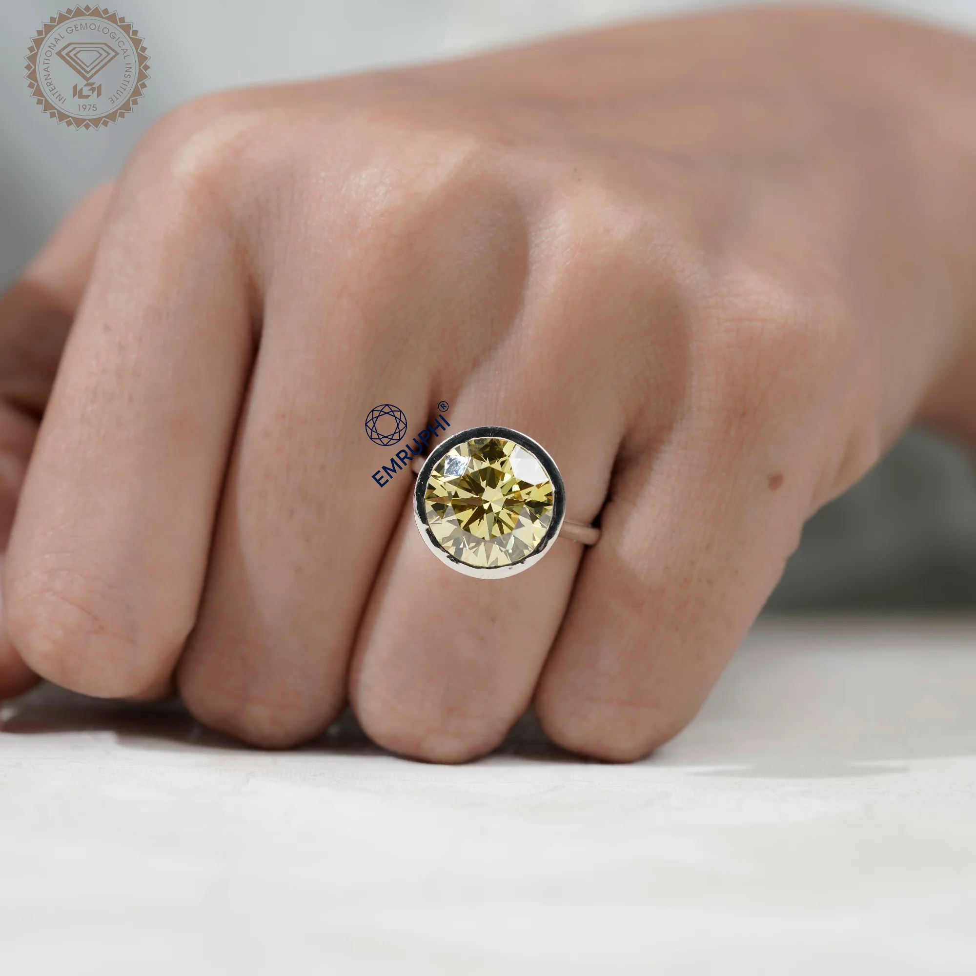 7.00 Carat Round Vivid Yellow Lab Grown Diamond Ring, 18k Gold, IGI Certified — view 10