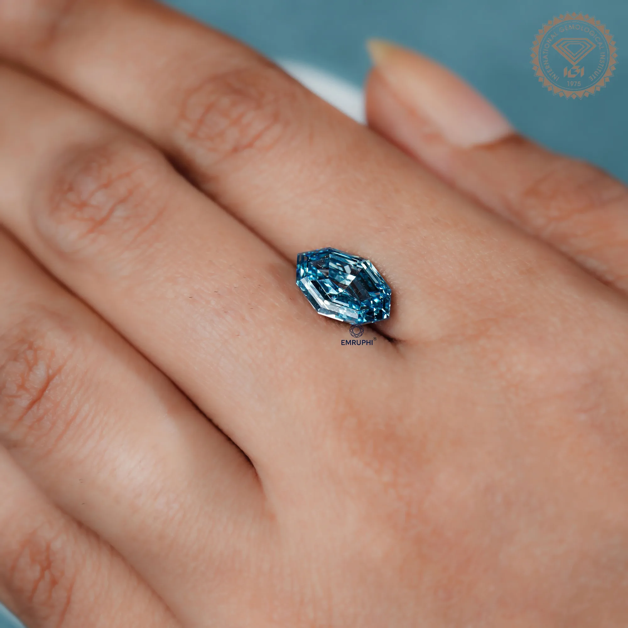 3.27 CT Vivid Blue Octagon Lab Grown Diamond, VVS Clarity, IGI Certified — view 2