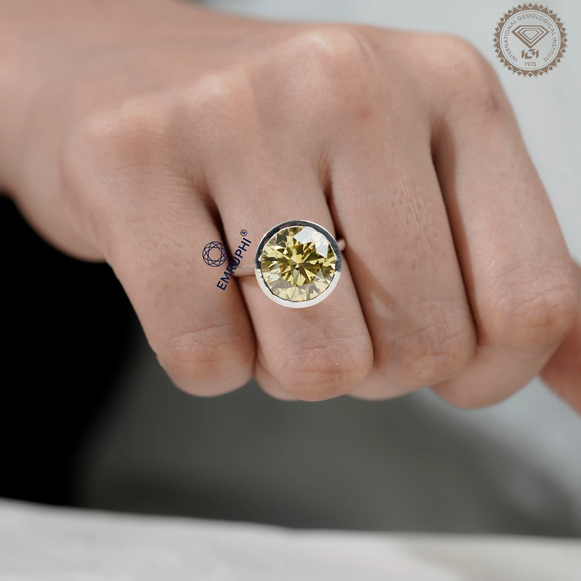 7.00 Carat Round Vivid Yellow Lab Grown Diamond Ring, 18k Gold, IGI Certified — view 12